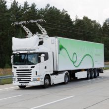 Švedijoje – pirmieji hibridiniai elektriniai sunkvežimiai