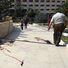 Tunise per ataką žuvo mažiausiai 37 žmonės <span style=color:red;>(poilsiautojai iš Lietuvos nenukentėjo)</span>