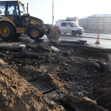 Vilniuje – vandentiekio avarija: patvino Upės gatvė 