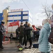 Maskvoje užsidegė prekybos centras, yra žuvusiųjų