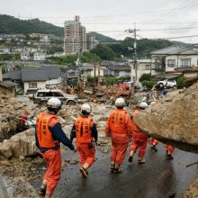 Japonijoje potvynių ir nuošliaužų aukų padaugėjo iki 199