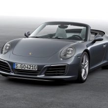 „Porsche“ pristatė naują, dar greitesnį ir efektyvesnį „911 Carrera“ modelį