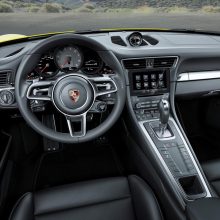 Naujos „Porsche“ pajėgos – visais ratais varomi „911 Carrera 4“ ir „911 Targa 4“