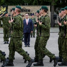 Lietuvoje viešintis Portugalijos gynybos ministras Klaipėdoje susitiko su kariais