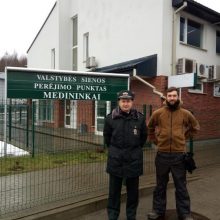 Aplink Lietuvą pėsčiomis keliaujantis vilnietis pasiekė Latvijos sieną