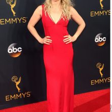 „Emmy“ raudonasis kilimas: stiliaus perlai ir nelaimės