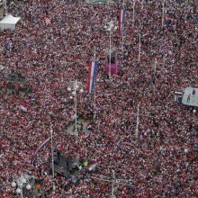 Zagrebe dešimtys tūkstančių žmonių pasveikino sugrįžusią futbolo rinktinę