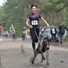 Jadagoniuose lenktyniaus šunų kinkiniai iš dešimties valstybių