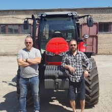 Naujame TV projekte – M. Starkaus ir V. Radzevičiaus kelionė po Lietuvą traktoriais