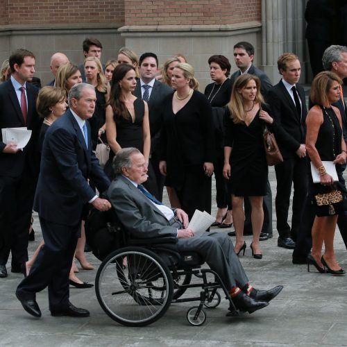 Atsisveikinimas su B. Bush   © Scanpix nuotr.