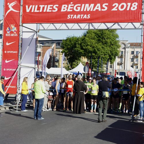 Startavo Vilties maratono bėgikai  © Vytauto Petriko nuotr.