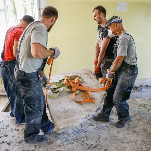 Pavojingas asbestas „Žaliakalnio“ gimnazijoje liks po sarkofagu  © Vytauto Petriko nuotr.