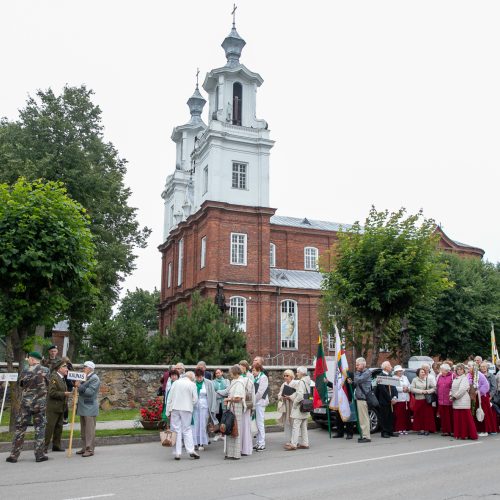 Tremtinių ir politinių kalinių sąskrydis Ariogaloje  © Justinos Lasauskaitės nuotr.