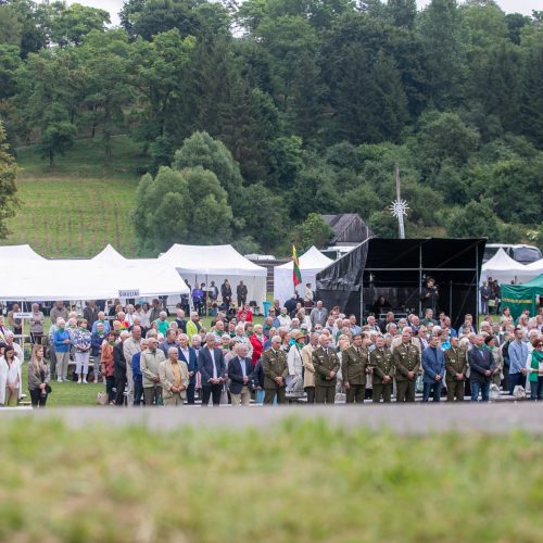 Tremtinių ir politinių kalinių sąskrydis Ariogaloje  © Justinos Lasauskaitės nuotr.