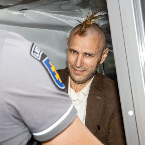 Bernardas Bučas atvestas į teismą  © Justinos Lasauskaitės nuotr.