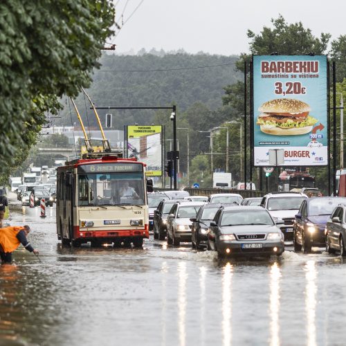 Vilnių išprausė liūtis  © I. Gelūno / BNS nuotr.