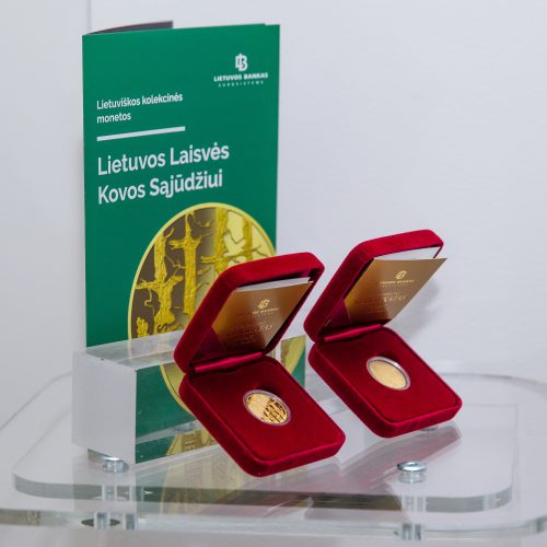 Išleista aukso moneta Lietuvos Sąjūdžiui   © I. Gelūno / Fotobanko nuotr.