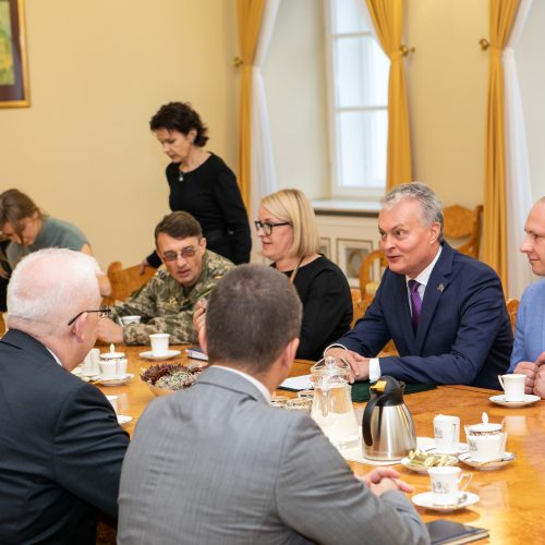 Prezidentas susitiko su Lietuvoje gydomais Ukrainos kariais  © P. Peleckio / Fotobanko nuotr.
