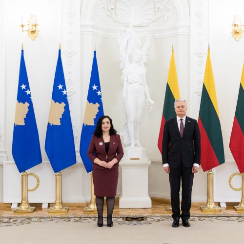 G. Nausėdos susitikimas su Kosovo prezidente  © P. Peleckio / BNS nuotr.