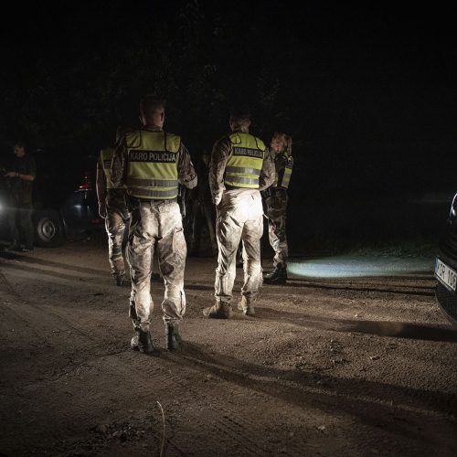 Lietuvos kariuomenės naktinis patrulis pasienyje  © I. Budzeikaitės / KAM nuotr.