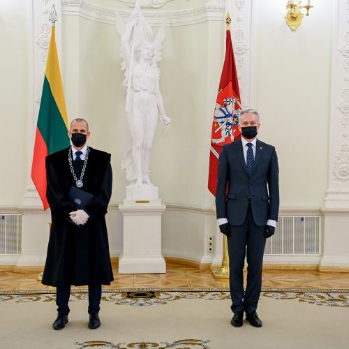 Prisiekė penki nauji teisėjai  © R. Dačkaus / Prezidentūros nuotr.
