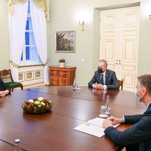 G. Nausėda susitinka su kandidate į ministres D. Miniataite  © P. Peleckio / Fotobanko, R. Dačkaus / Prezidentūros nuotr.