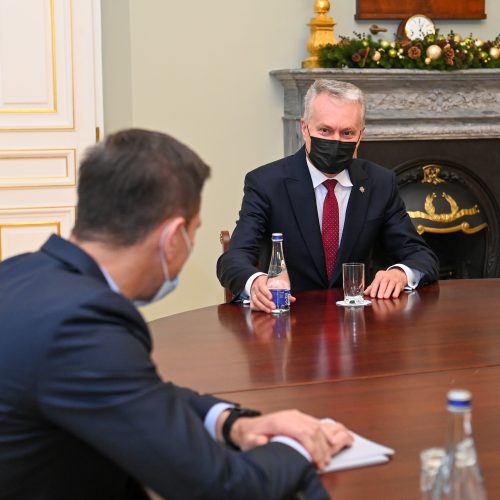 G. Nausėda susitinka su kandidatu į ministrus D. Kreiviu  © P. Peleckio / Fotobanko, R. Dačkaus / Prezidentūros nuotr.