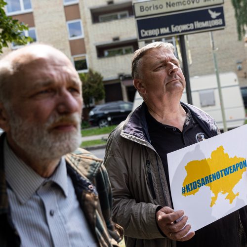 Protestas prie Rusijos ambasados dėl Ukrainoje grobiamų vaikų  © P. Peleckio / BNS nuotr.