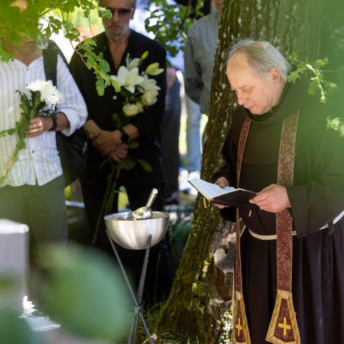 Rašytojo L. Jakimavičiaus laidotuvės  © Ž. Gedvilos /BNS nuotr.