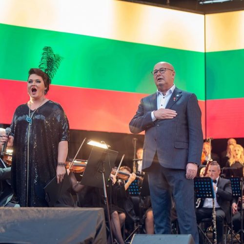 Liepos 6-ąją Kauną apgaubė „Tautiška giesmė“  © Eitvydo Kinaičio, BLC verslo centro, Kauno savivaldybės nuotr.