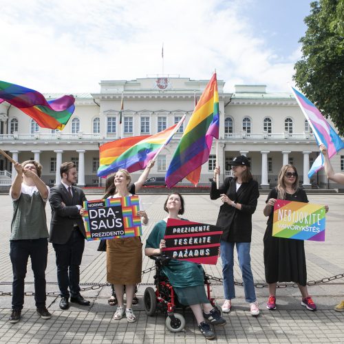 LGBT bendruomenė surengė prezidento padrąsinimo akciją  © P. Peleckio / Fotobanko nuotr.