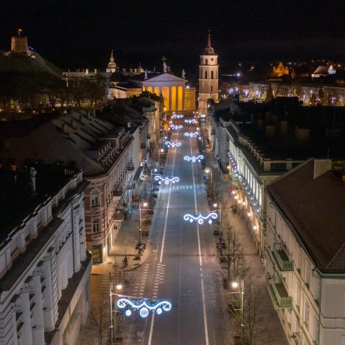 Vilniaus gatvės pasipuošė žiemos šventėms  © S. Žiūros nuotr.