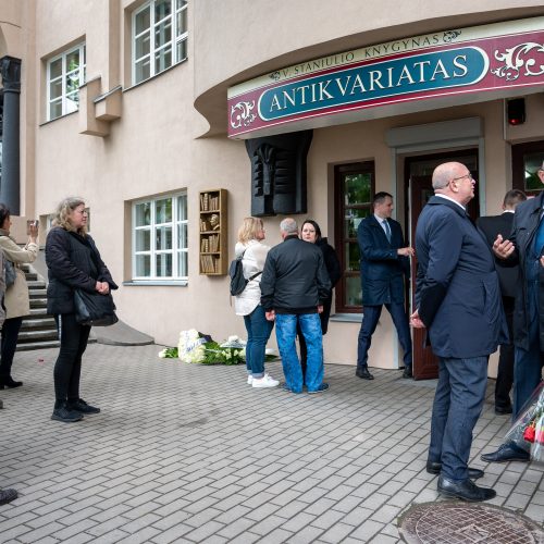 Prie V. Staniulio knygyno atidengta atminimo lenta  © M. Zinkevičiaus / Kauno miesto savivaldybės nuotr.