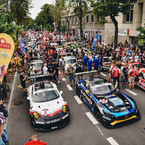 „Aurum 1006 km lenktynių“ festivalis sugrįžo į Palangą  © V. Pilkausko ir A. Strumilos nuotr. „Aurum 1006 km lenktynių“ festivalis sugrįžo į Vytauto gatvę„Aurum 1006 km lenktynių“ festivalis sugrįžo į Vytauto gatvęV. Pilkausko ir A. Strumilos nuotr. „Aurum 1006 km lenktynių“ festivalis sugrįžo į Vytauto gatvę „A