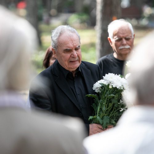 Atsisveikinimas su rašytoju R. Marčėnu  © Aliaus Koroliovo ir P. Peleckio / Fotobanko nuotr.