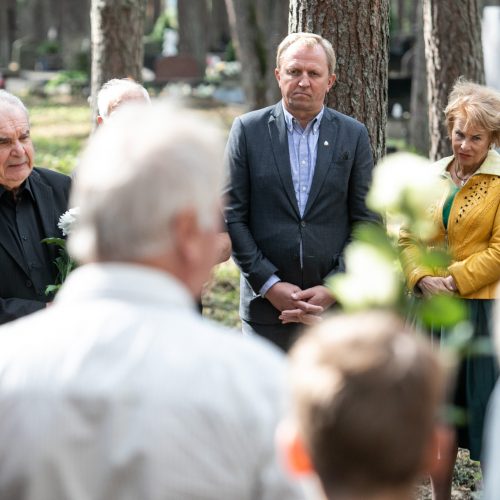 Atsisveikinimas su rašytoju R. Marčėnu  © Aliaus Koroliovo ir P. Peleckio / Fotobanko nuotr.