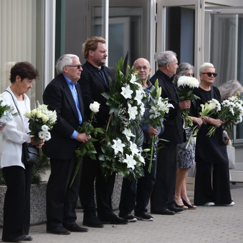 Atsisveikinimas su rašytoju R. Marčėnu  © Aliaus Koroliovo ir P. Peleckio / Fotobanko nuotr.