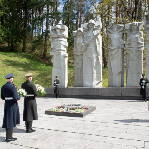 Vilniuje pagerbtos Antrojo pasaulinio karo aukos  © KAM nuotr.