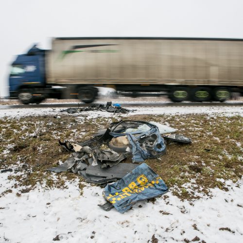 Tragiškos avarijos pakaunėje, Rokų plente, vieta   © Vilmanto Raupelio nuotr.