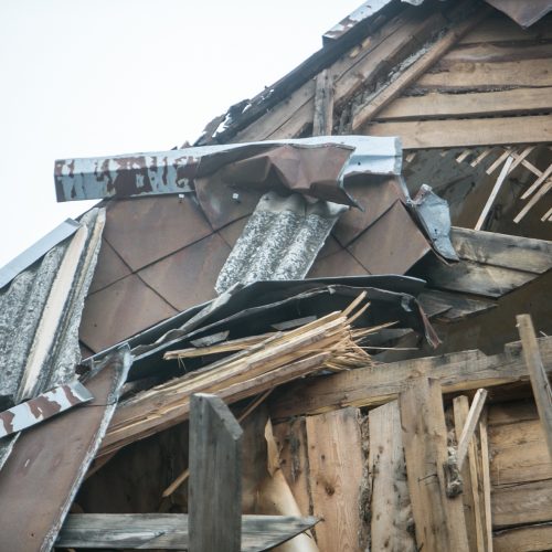 Nugriauta tarpukario vila Žaliakalnyje po žiemos  © Vilmanto Raupelio nuotr.