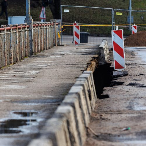 Kėdainiuose įgriuvo tiltas  © T. Biliūno, E. Ovčarenko/BNS nuotr.