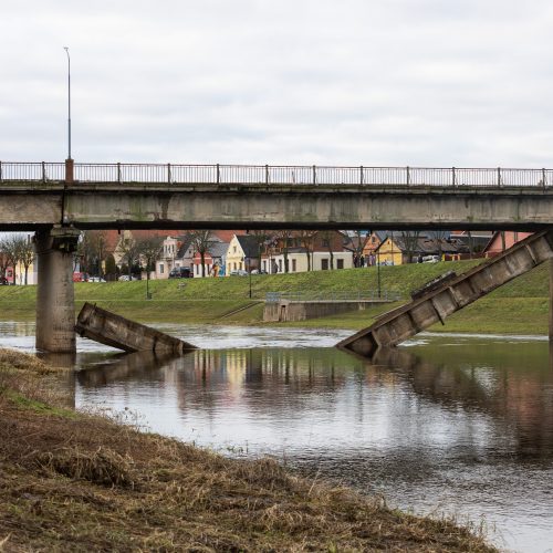 Kėdainiuose įgriuvo tiltas  © T. Biliūno, E. Ovčarenko/BNS nuotr.