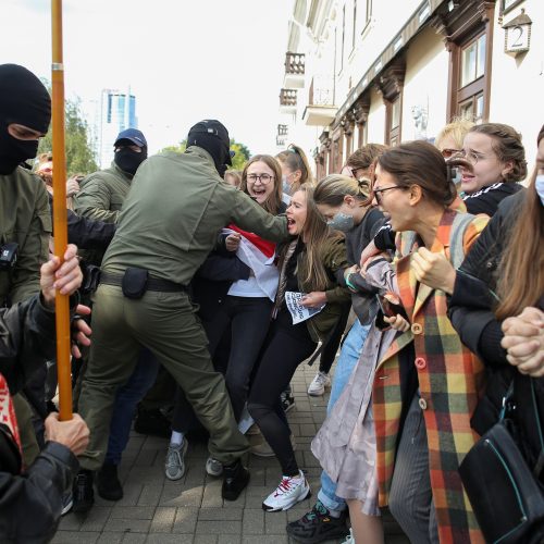 Baltarusijos milicija sulaikė moterų protesto dalyves  © Scanpix nuotr.