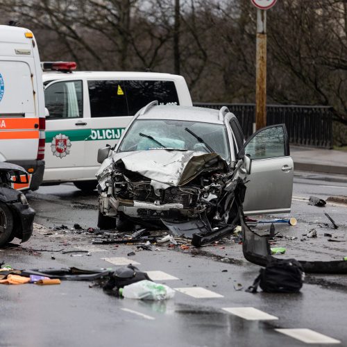 Tragiška avarija Vilniuje ant Valakupių tilto   © P. Paleckio/BNS nuotr.