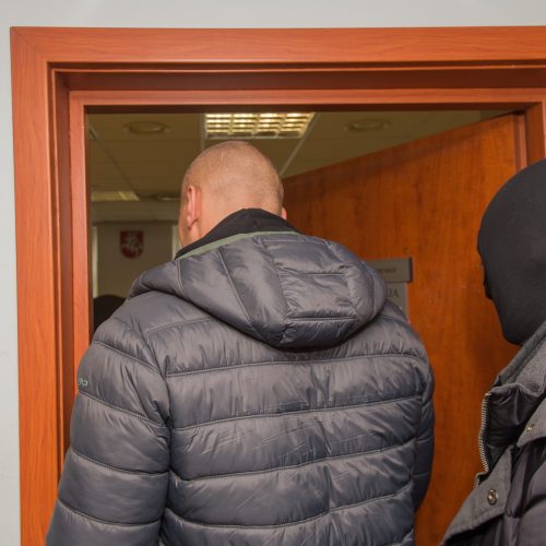 Į teismą atvestas korupcija įtariamas vienas iš Kauno ekonominės policijos vadovų  © Butauto Barausko nuotr.