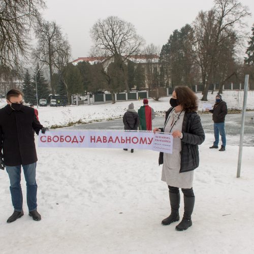 Po A. Navalno sulaikymo – piketas prie Rusijos ambasados Vilniuje  © Butauto Barausko nuotr.