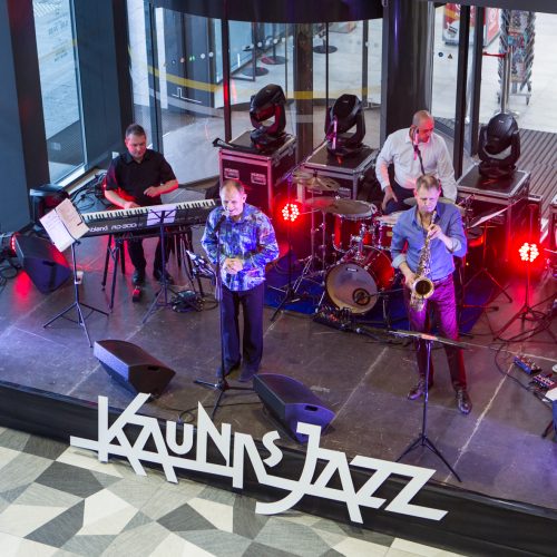 „Kaunas Jazz“ koncertas autobusų stotyje  © Laimio Steponavičiaus nuotr.