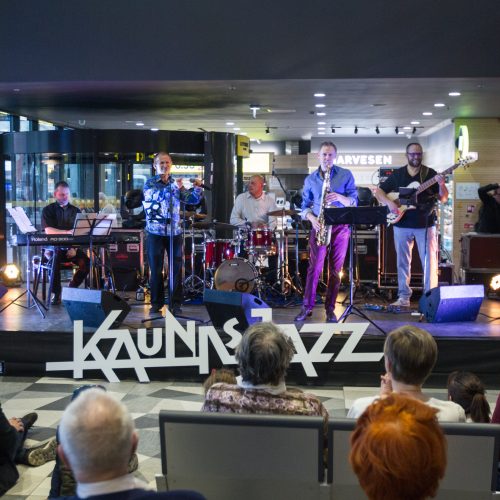 „Kaunas Jazz“ koncertas autobusų stotyje  © Laimio Steponavičiaus nuotr.