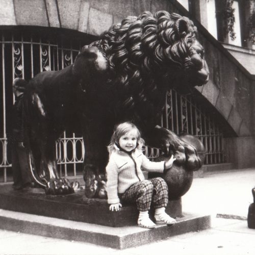 Tradicija – foto prie Karo muziejaus liūtų <span style=color:red;>(daugiau kaip 250 foto)</span>  © Akcijos dalyvių nuotr.