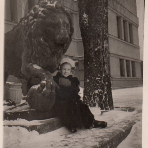 Tradicija – foto prie Karo muziejaus liūtų <span style=color:red;>(daugiau kaip 250 foto)</span>  © Akcijos dalyvių nuotr.